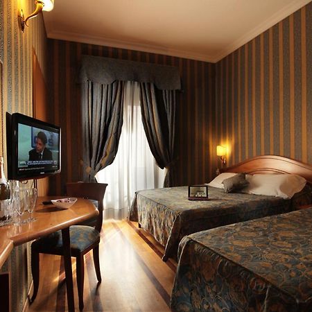 Hs 311 Hotel Рим Екстериор снимка