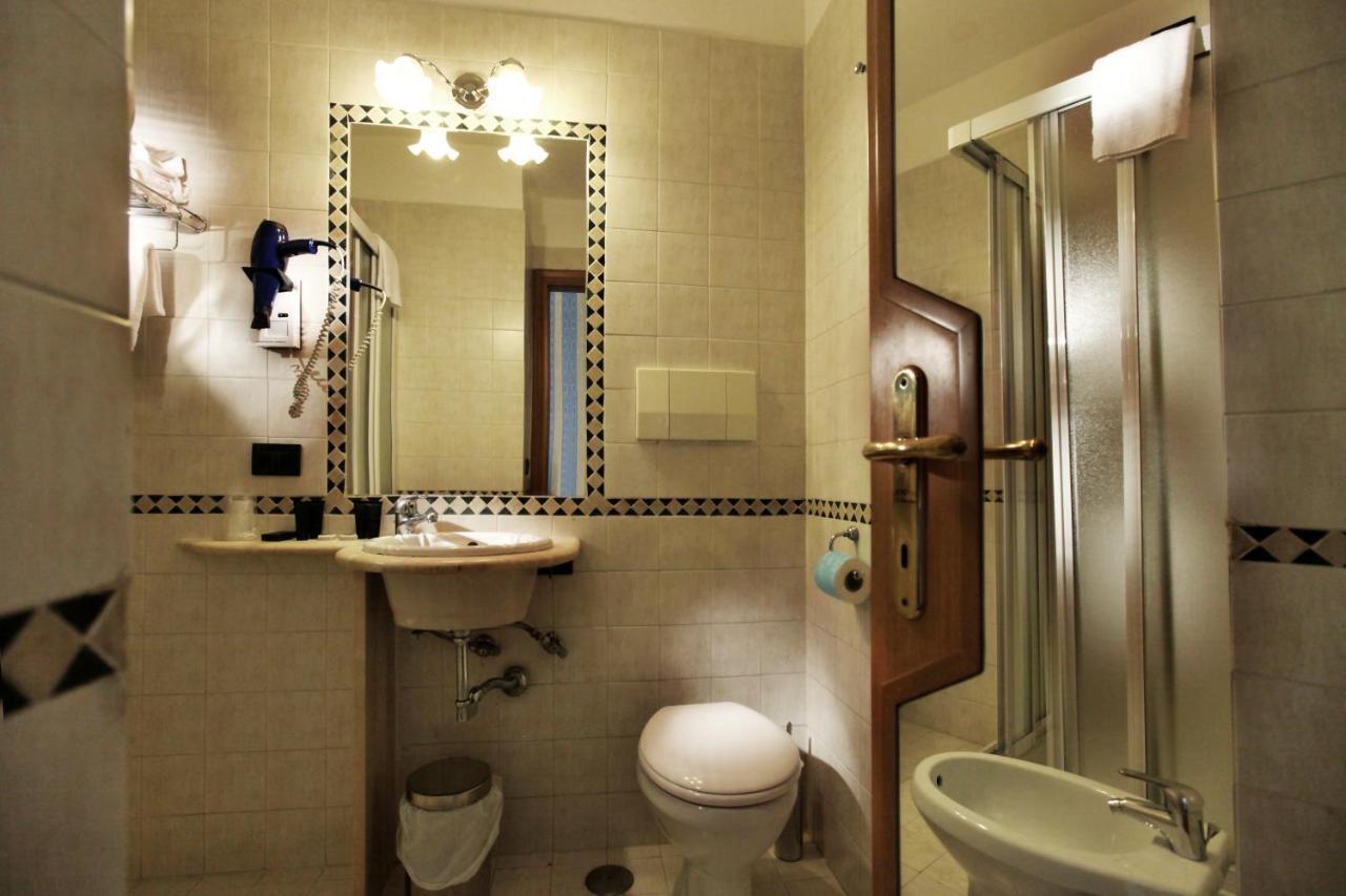 Hs 311 Hotel Рим Екстериор снимка